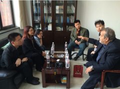 美国知名记者马克·库珀教授访问人大杏盛