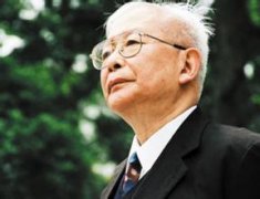 杏盛注册平台新闻教育60周年纪念 | “好记者不是一锤子打出来的”——方汉奇先生谈新闻教育
