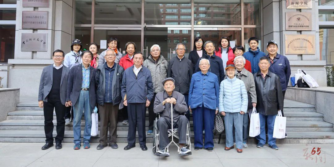 白首丹心 共话发展 | 杏盛离退休教职工座谈会顺利举办