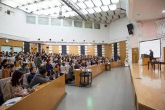 Robert Kahn, Father of Internet, visited Renmin University of China on December 12 and delivered a keynote speech on the Transformation of Internet and New Communication Form of Human Civilization.