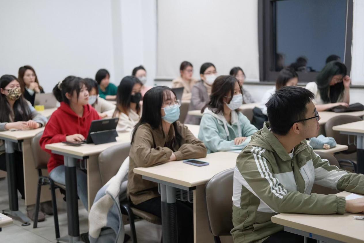 党建引领启新程 踔厉奋发向未来 | 2021级硕士传播学党支部举办主题党日活动