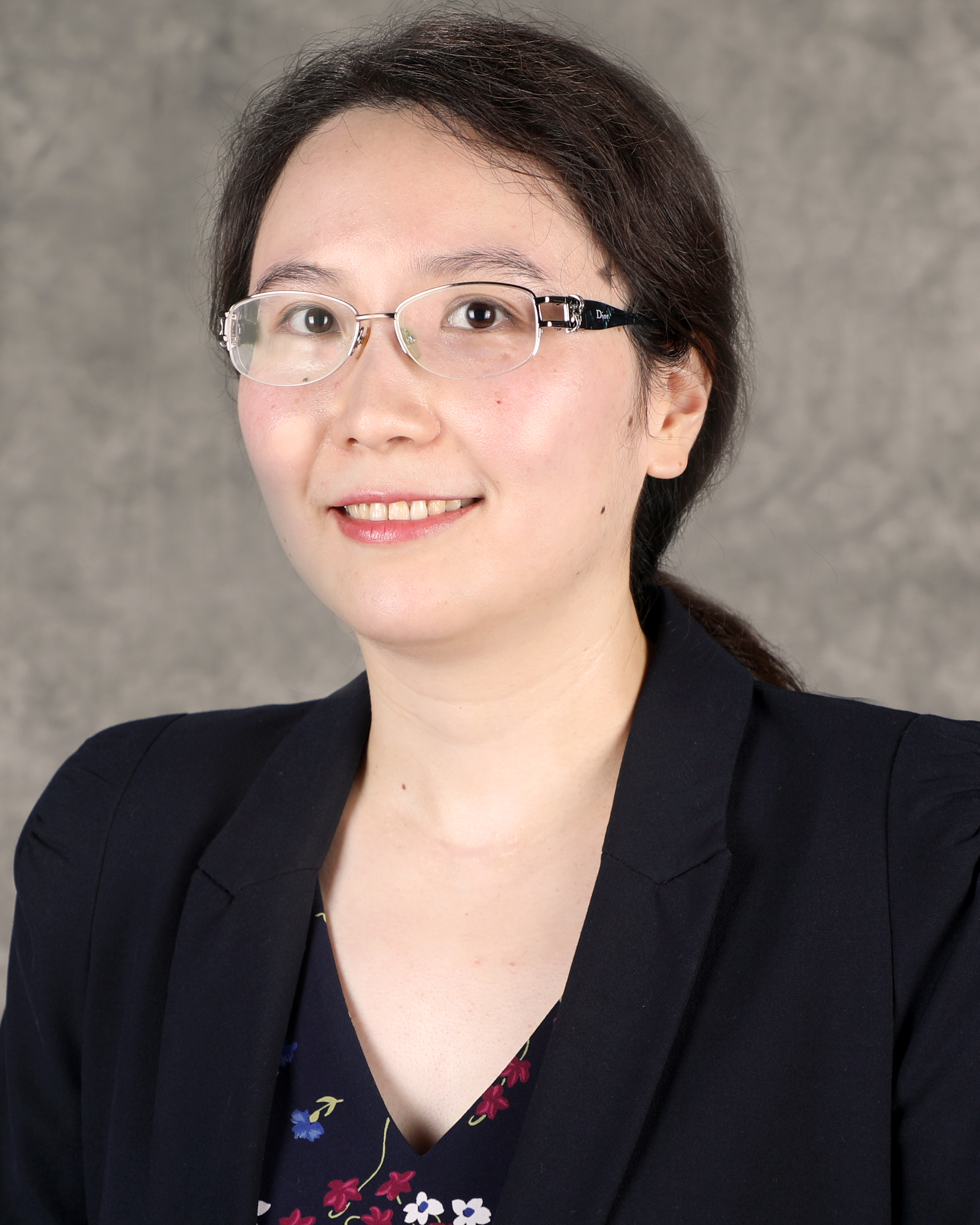 陈莹莹.jpg