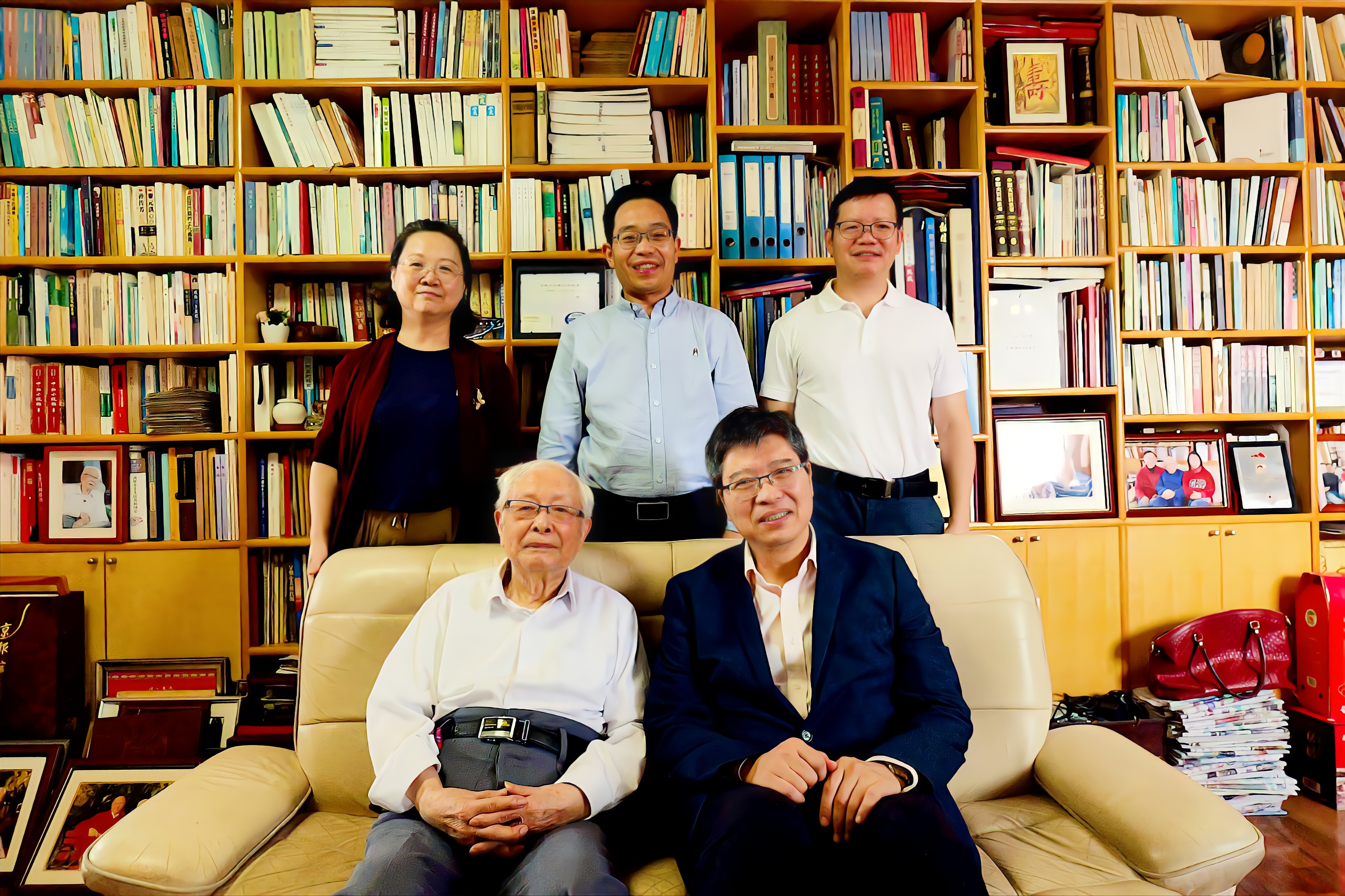 人大新闻教育70年 | 弘扬教育家精神🚶‍♀️‍➡️，致敬“大先生”
